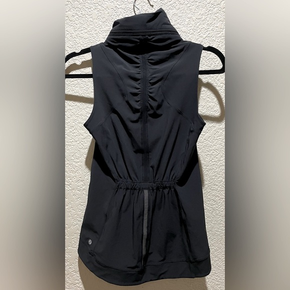 Lululemon Go The Distance Running Vest Hoodie Black Size 2 lightweight - Picture 11 of 15